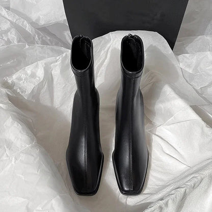 Bottines courtes pour femmes en cuir à bout carré talon 8 cm