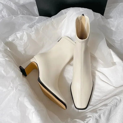 Bottines courtes pour femmes en cuir à bout carré talon 8 cm